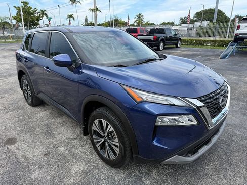 Used 2023 Nissan Rogue SV FWD image 2