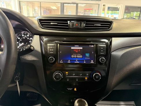 Used 2021 Nissan Rogue Sport S FWD image 8