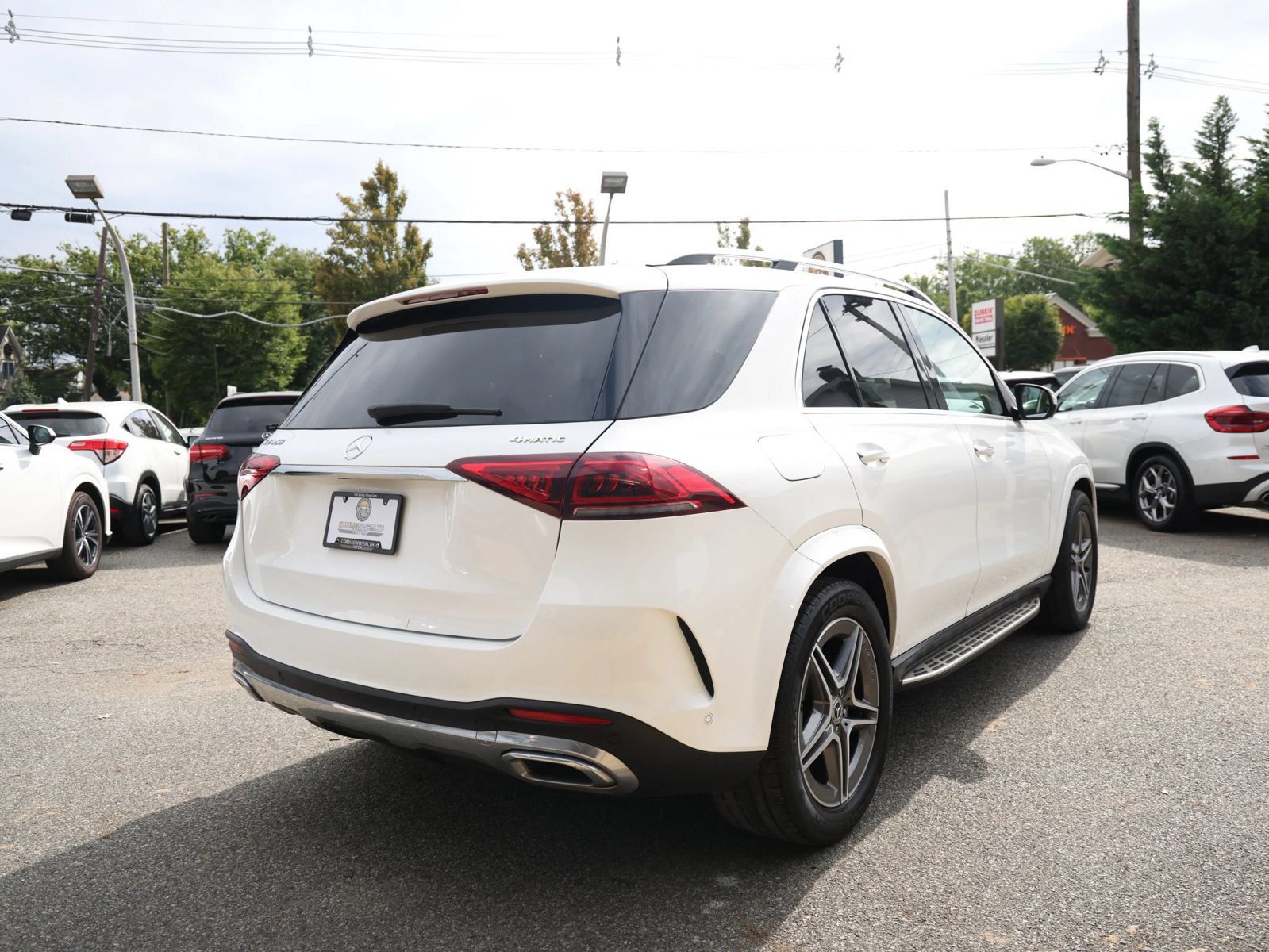 Used 2022 Mercedes-Benz GLE 350 4MATIC w/ AMG Line Exterior image 5