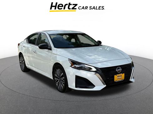 Used 2025 Nissan Altima 2.5 SV FWD image 1