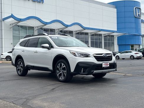 Used 2022 Subaru Outback Touring XT AWD/4WD image 3