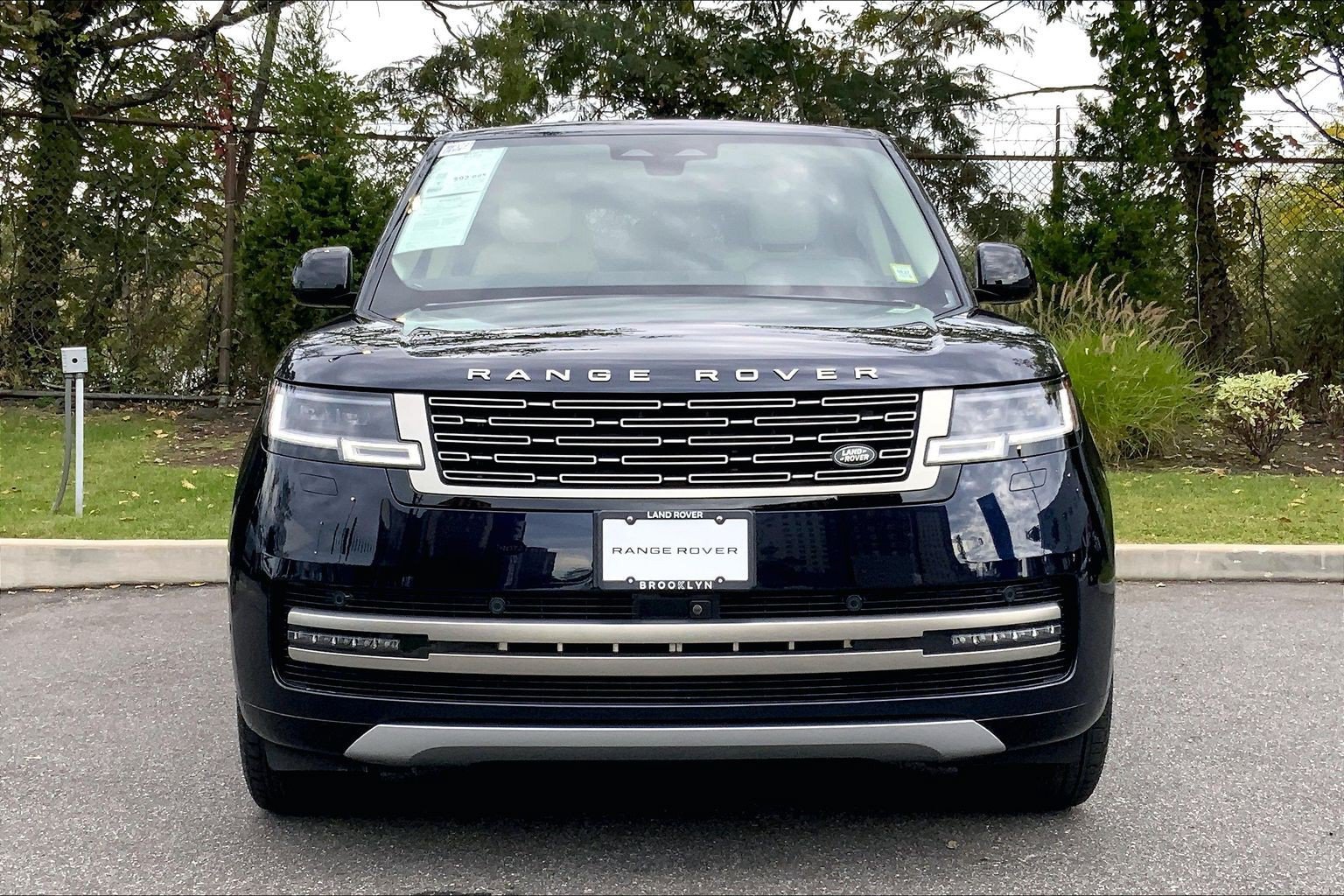 Certified 2024 Land Rover Range Rover SE AWD/4WD image 3
