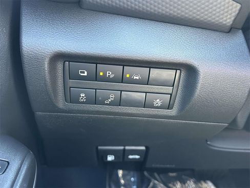 Used 2021 Nissan Kicks S image 21