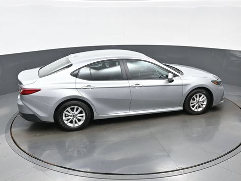 Used 2025 Toyota Camry LE FWD image 41