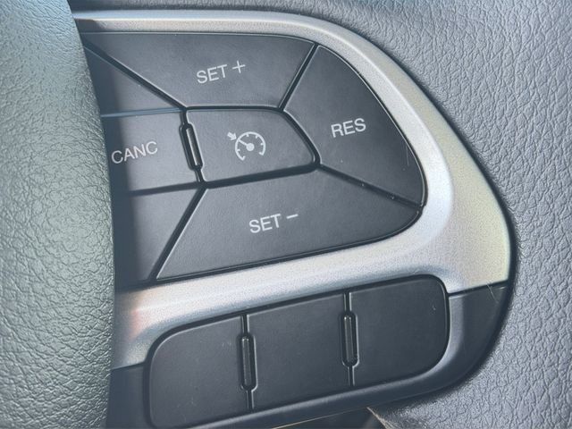 Used 2023 Jeep Renegade Latitude AWD/4WD image 19