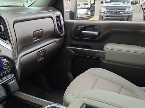 Used 2021 Chevrolet Silverado 2500 LTZ image 29