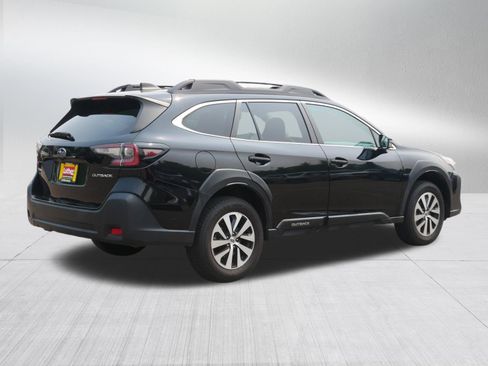 Used 2024 Subaru Outback Premium AWD/4WD image 7