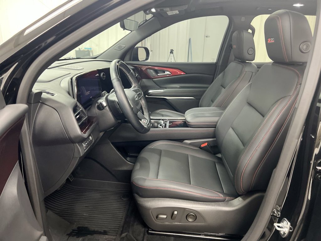 Used 2025 Chevrolet Traverse Z71 w/ Enhanced Driving Package AWD/4WD image 21