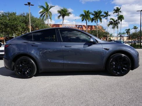 Used 2023 Tesla Model Y Long Range image 14