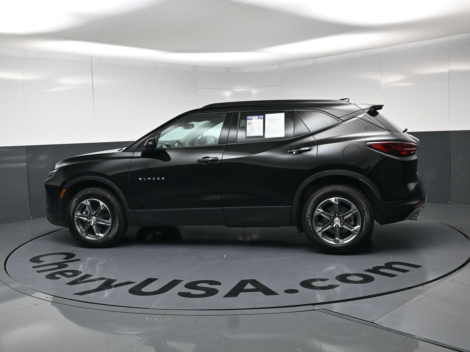 Used 2025 Chevrolet Blazer LT w/ Convenience Package FWD image 6