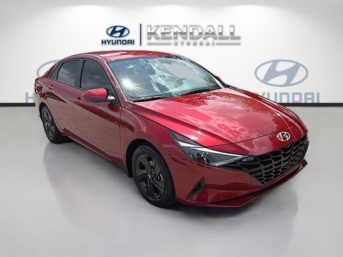 Used 2023 Hyundai Elantra SEL FWD image 1