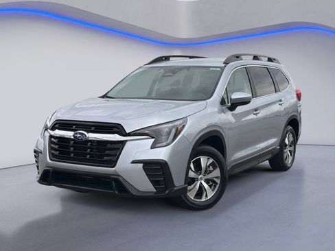 Used 2025 Subaru Ascent Premium AWD/4WD image 2