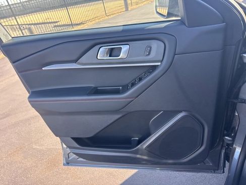 Used 2025 Ford Explorer ST-Line image 17