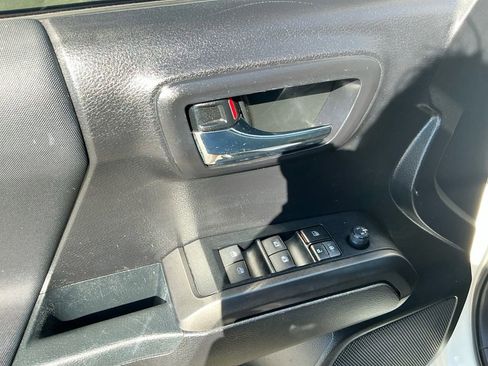 Used 2021 Toyota Tacoma TRD Sport w/ Blackout Package (TMS) AWD/4WD image 16