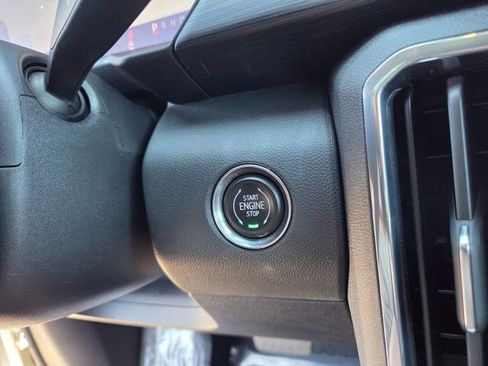 Used 2025 GMC Acadia Elevation FWD image 29