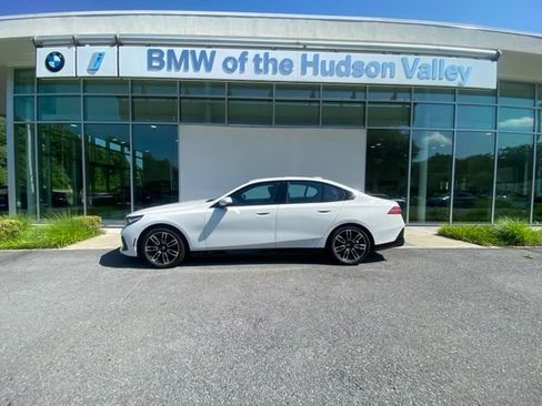Used 2024 BMW 530i xDrive w/ M Sport Package AWD/4WD image 1