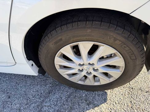 Used 2014 Toyota Prius Plug-In Hybrid image 7