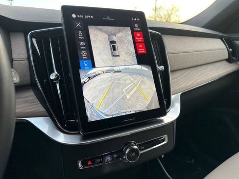 Certified 2025 Volvo XC90 B5 Plus image 25