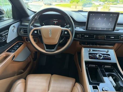 Used 2023 Lincoln Aviator Black Label AWD/4WD image 27