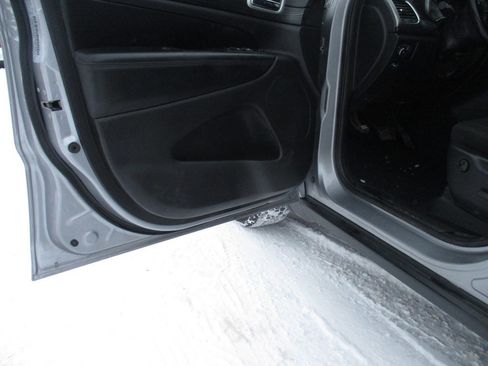 Used 2020 Jeep Grand Cherokee Laredo image 5