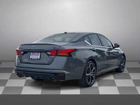 Used 2025 Nissan Altima 2.5 SR FWD image 6