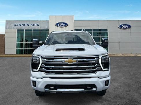 Used 2025 Chevrolet Silverado 3500 High Country w/ High Country Premium Package AWD/4WD image 2