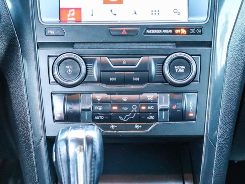 Used 2018 Ford Explorer XLT w/ Equipment Group 202A image 15