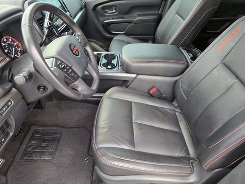 Used 2021 Nissan Titan PRO-4X w/ Pro-4x Convenience Package AWD/4WD image 12