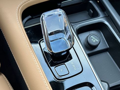 Certified 2025 Volvo XC90 T8 Ultra image 26