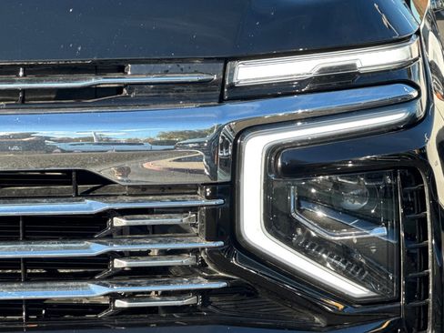 Used 2025 Chevrolet Suburban Premier image 54