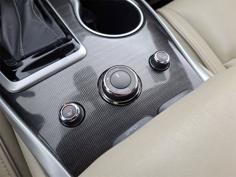 Used 2019 INFINITI QX60 Luxe w/ Essential Package image 15