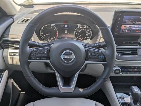 Used 2024 Nissan Altima 2.5 SL FWD image 15