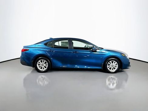 Used 2025 Toyota Camry LE AWD/4WD image 9