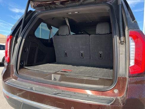 Used 2022 GMC Yukon XL Denali image 10