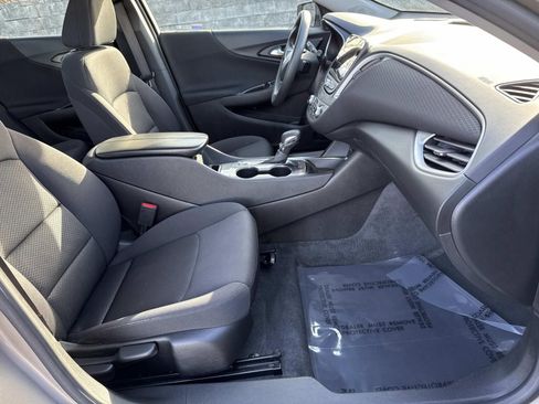 Used 2024 Chevrolet Malibu LT image 25