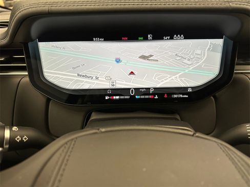 Used 2023 Land Rover Range Rover SE image 20