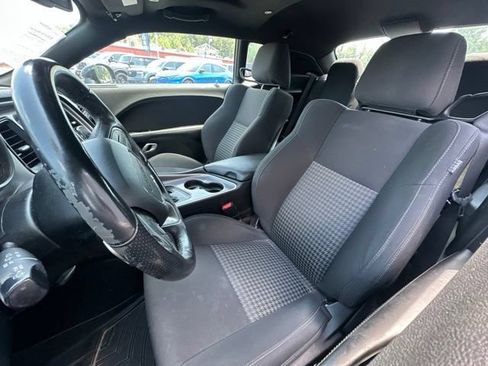 Used 2019 Dodge Challenger R/T w/ Driver Convenience Group RWD image 12