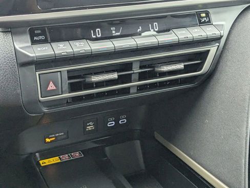 Used 2025 Toyota Camry LE image 19