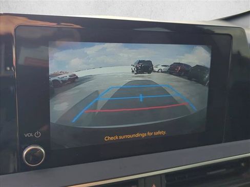 Certified 2025 Toyota Prius XLE FWD image 17