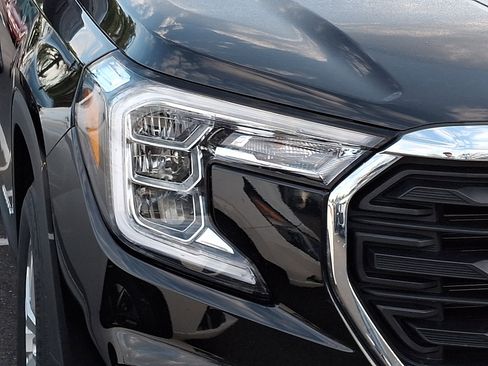Certified 2023 GMC Terrain SLE w/ Driver Convenience Package image 9