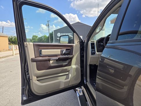 Used 2018 RAM 1500 Laramie w/ Convenience Group RWD image 4