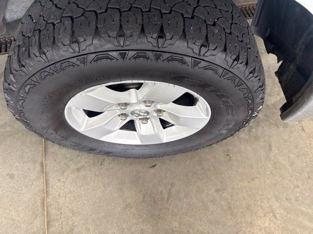 Used 2014 RAM 1500 Classic SLT w/ Protection Group AWD/4WD image 11