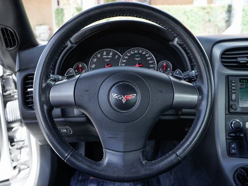 Used 2006 Chevrolet Corvette Coupe w/ Preferred Equipment Group image 24