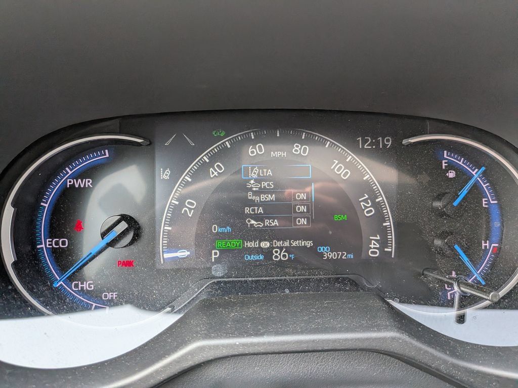 Used 2023 Toyota RAV4 XSE AWD/4WD image 16