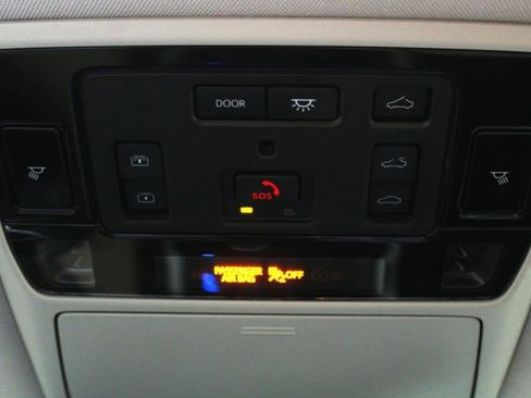 Used 2025 Toyota Grand Highlander FWD image 41