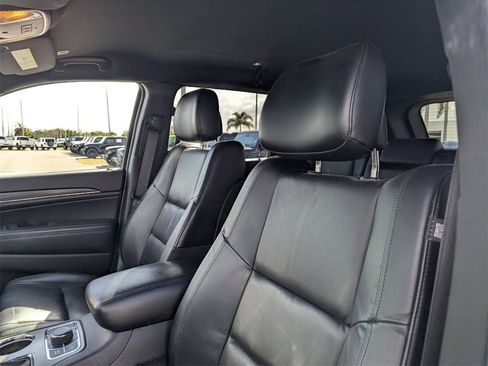 Used 2019 Jeep Grand Cherokee Limited w/ Trailer Tow Group IV image 21