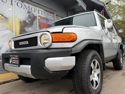 Used 2007 Toyota FJ Cruiser 4WD image 7
