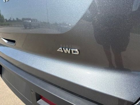 Used 2025 Nissan Pathfinder S AWD/4WD image 8