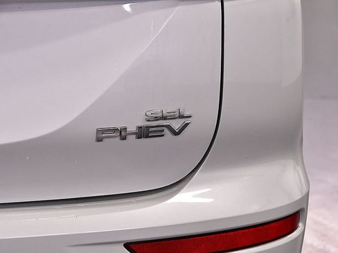 Used 2023 Mitsubishi Outlander SEL AWD/4WD image 11