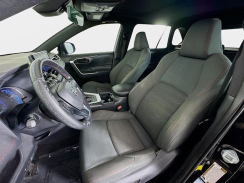 Used 2021 Toyota RAV4 SE w/ Weather & Moonroof Package image 12